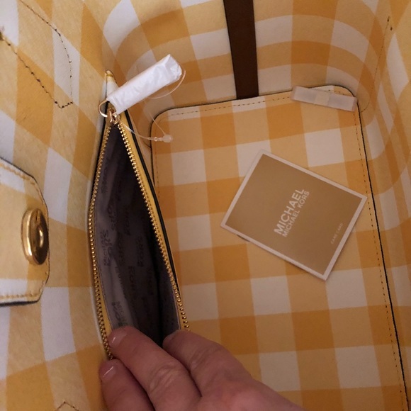 Michaels Kors purse. New - Picture 5 of 5